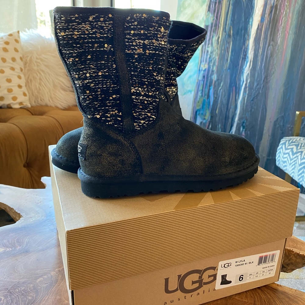 Brand New In Box UGG Lyla Boot Black With Metallic Gold Detail.